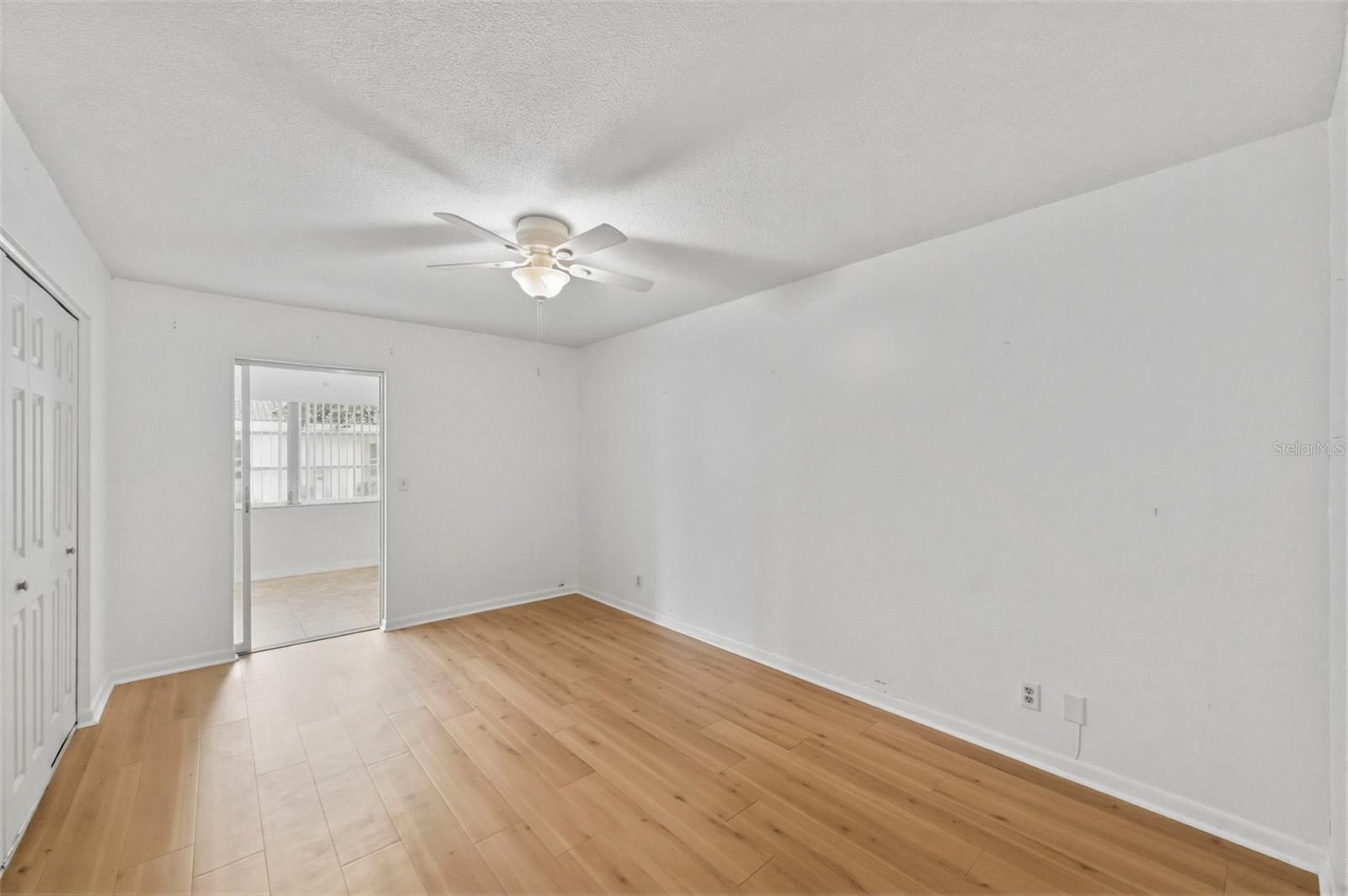 Image 20 of 47 For 11200 102nd Avenue 115