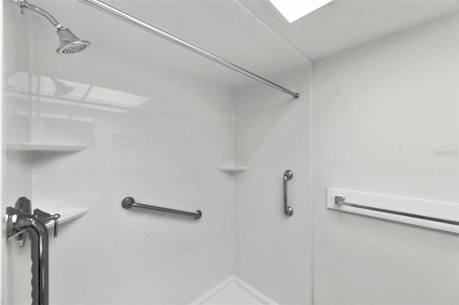 Image 25 of 47 For 11200 102nd Avenue 115