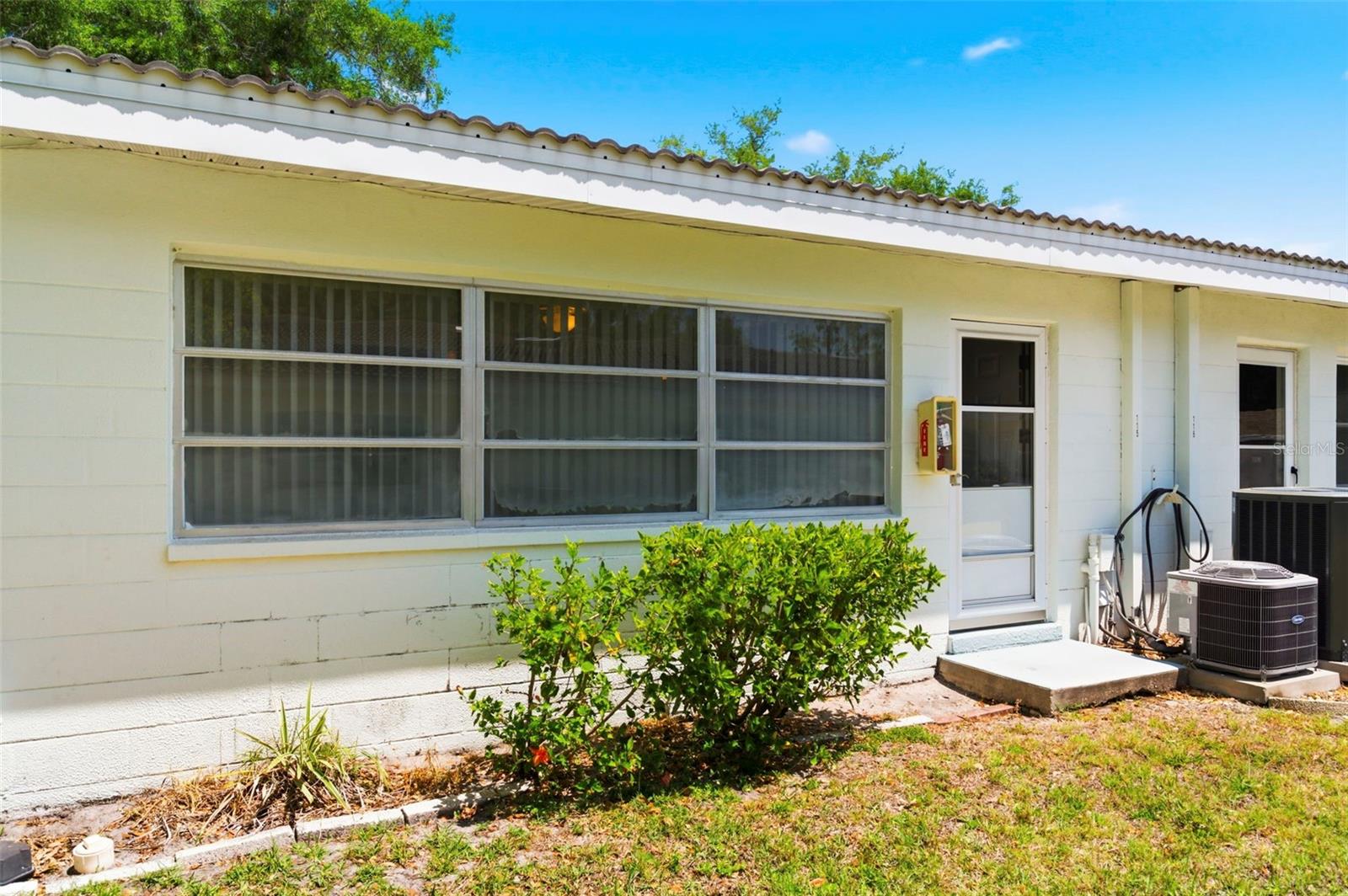 Image 29 of 47 For 11200 102nd Avenue 115