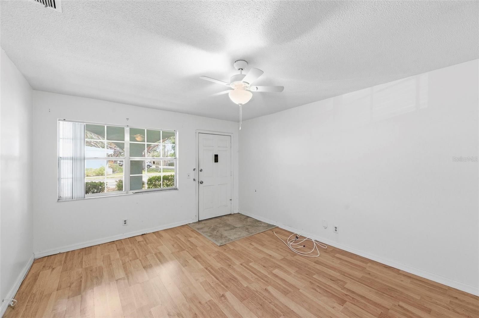 Image 8 of 47 For 11200 102nd Avenue 115