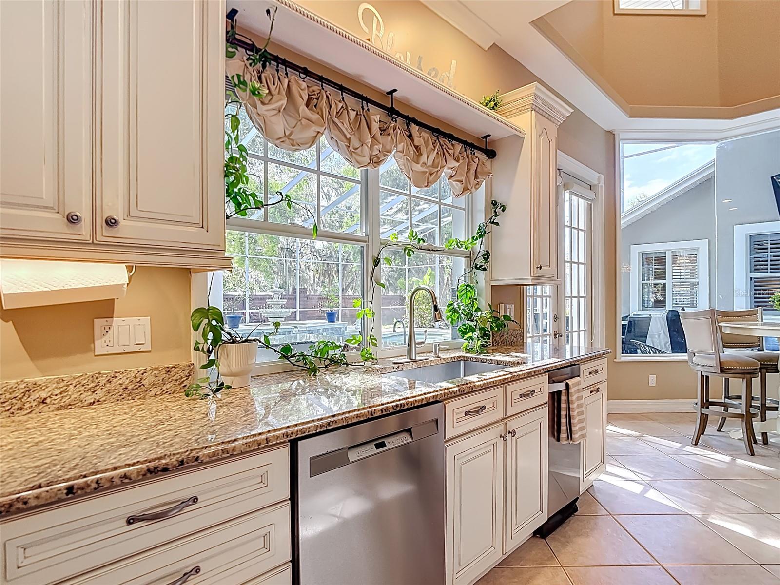 Image 20 of 75 For 2425 Valrico Forest Drive