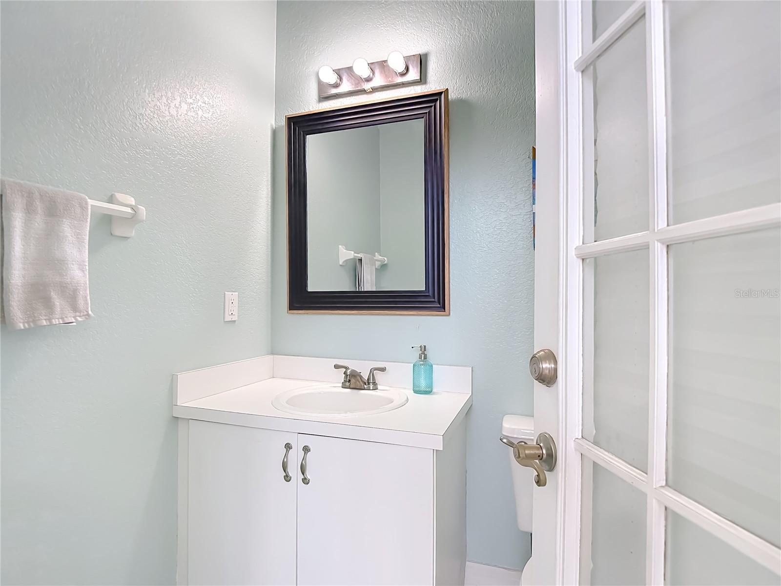 Image 36 of 75 For 2425 Valrico Forest Drive