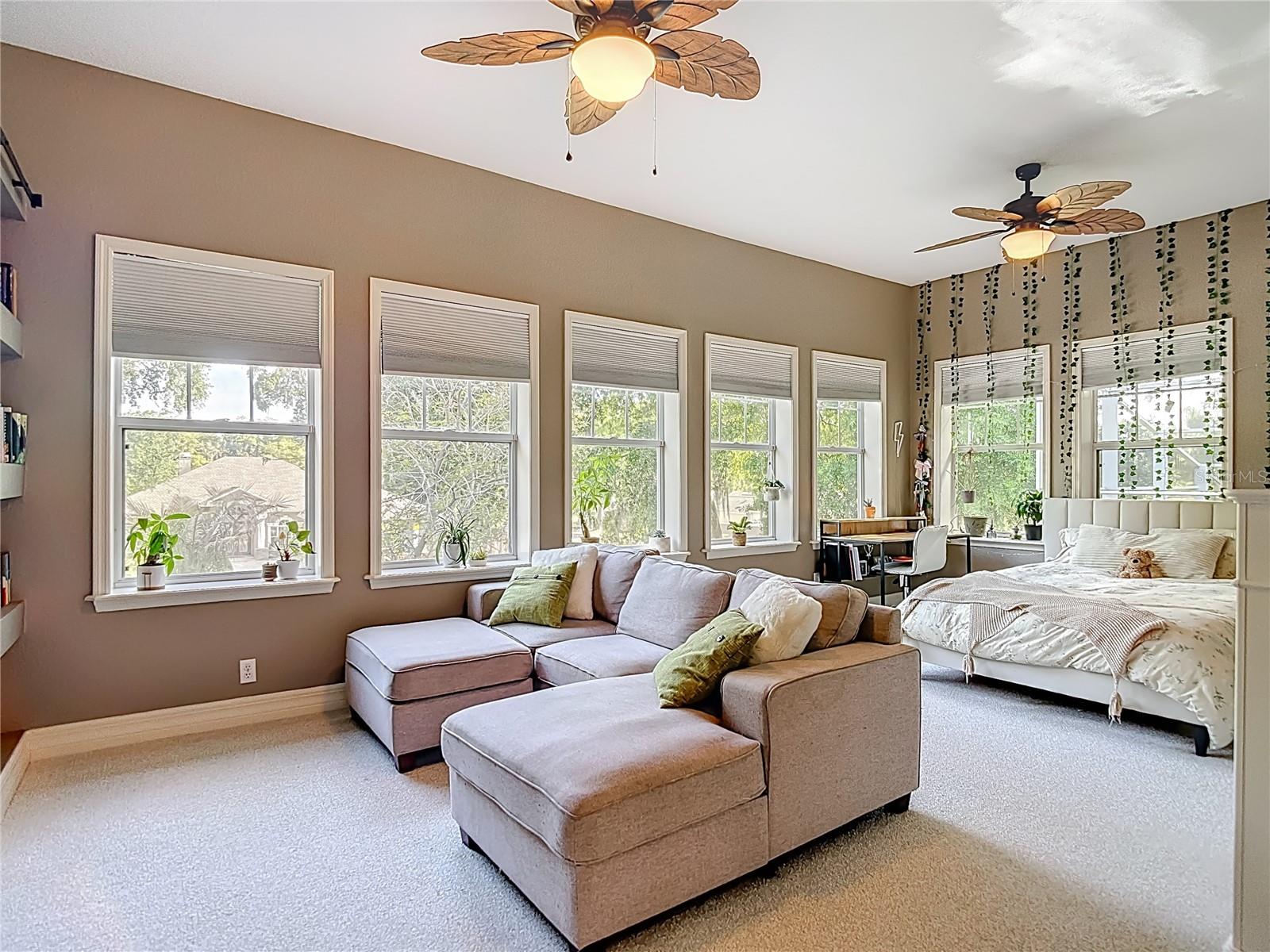 Image 38 of 75 For 2425 Valrico Forest Drive