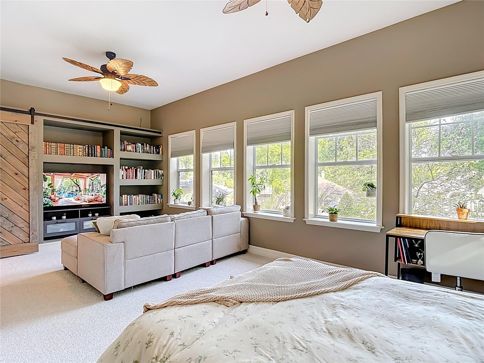 Image 42 of 75 For 2425 Valrico Forest Drive