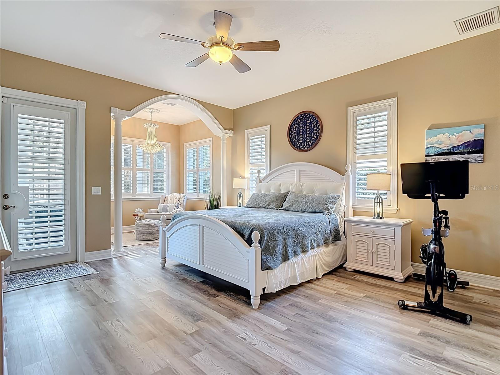 Image 53 of 75 For 2425 Valrico Forest Drive