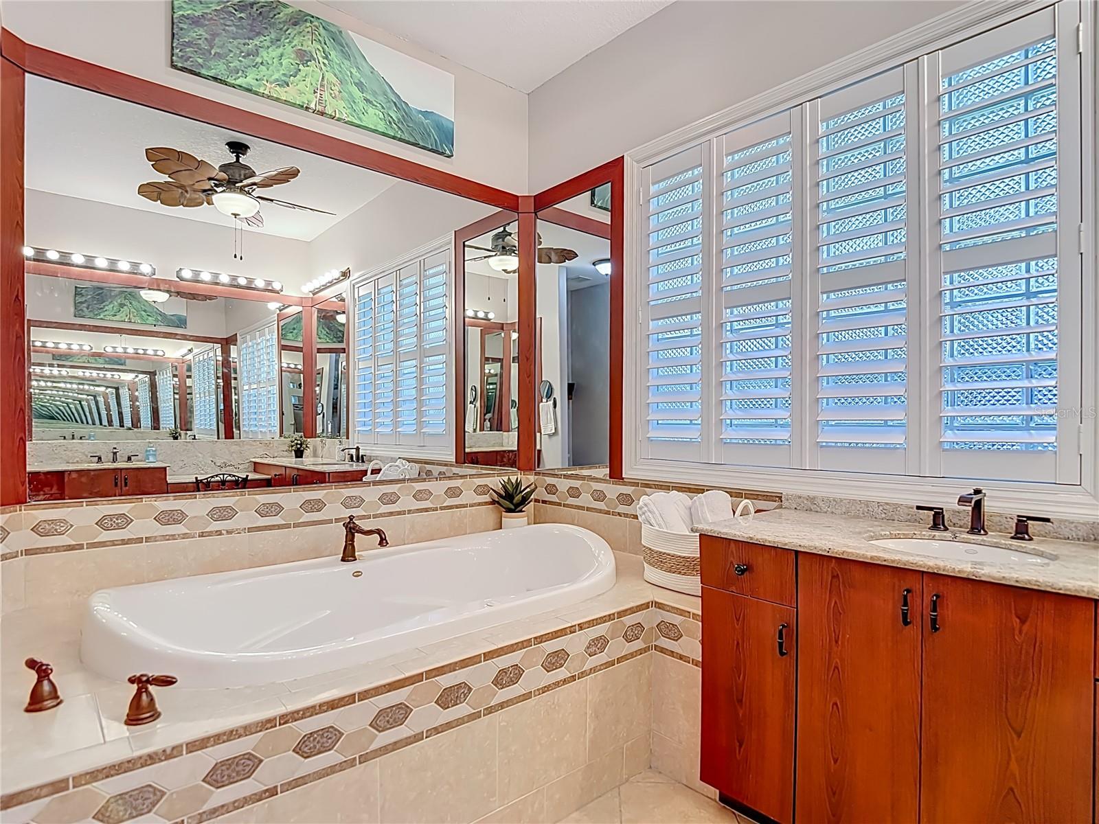 Image 56 of 75 For 2425 Valrico Forest Drive