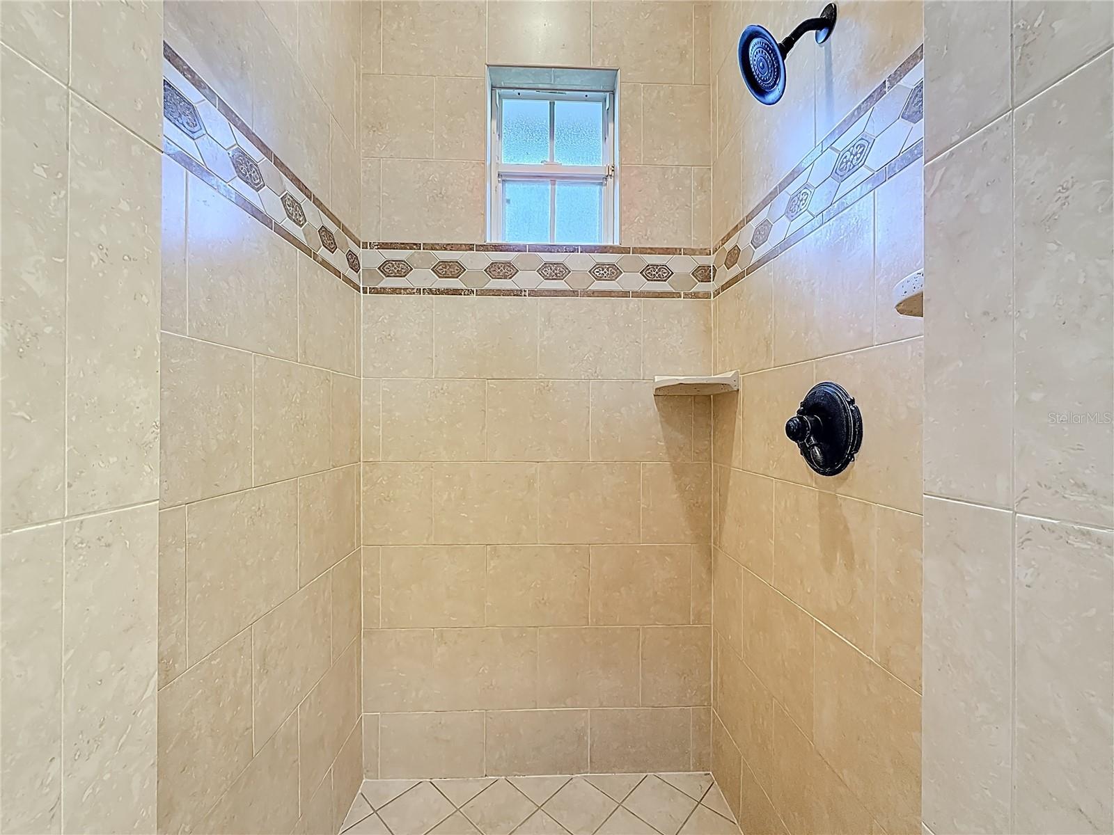 Image 57 of 75 For 2425 Valrico Forest Drive