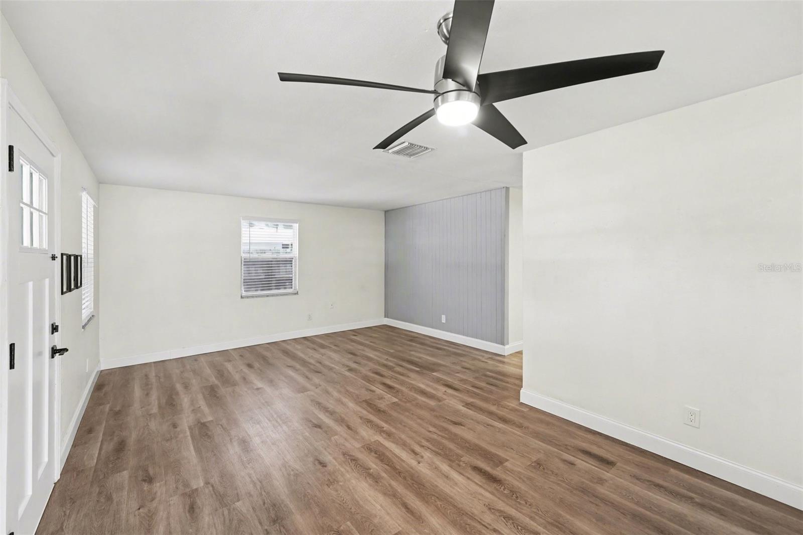 Image 10 of 25 For 9346 89th Ave