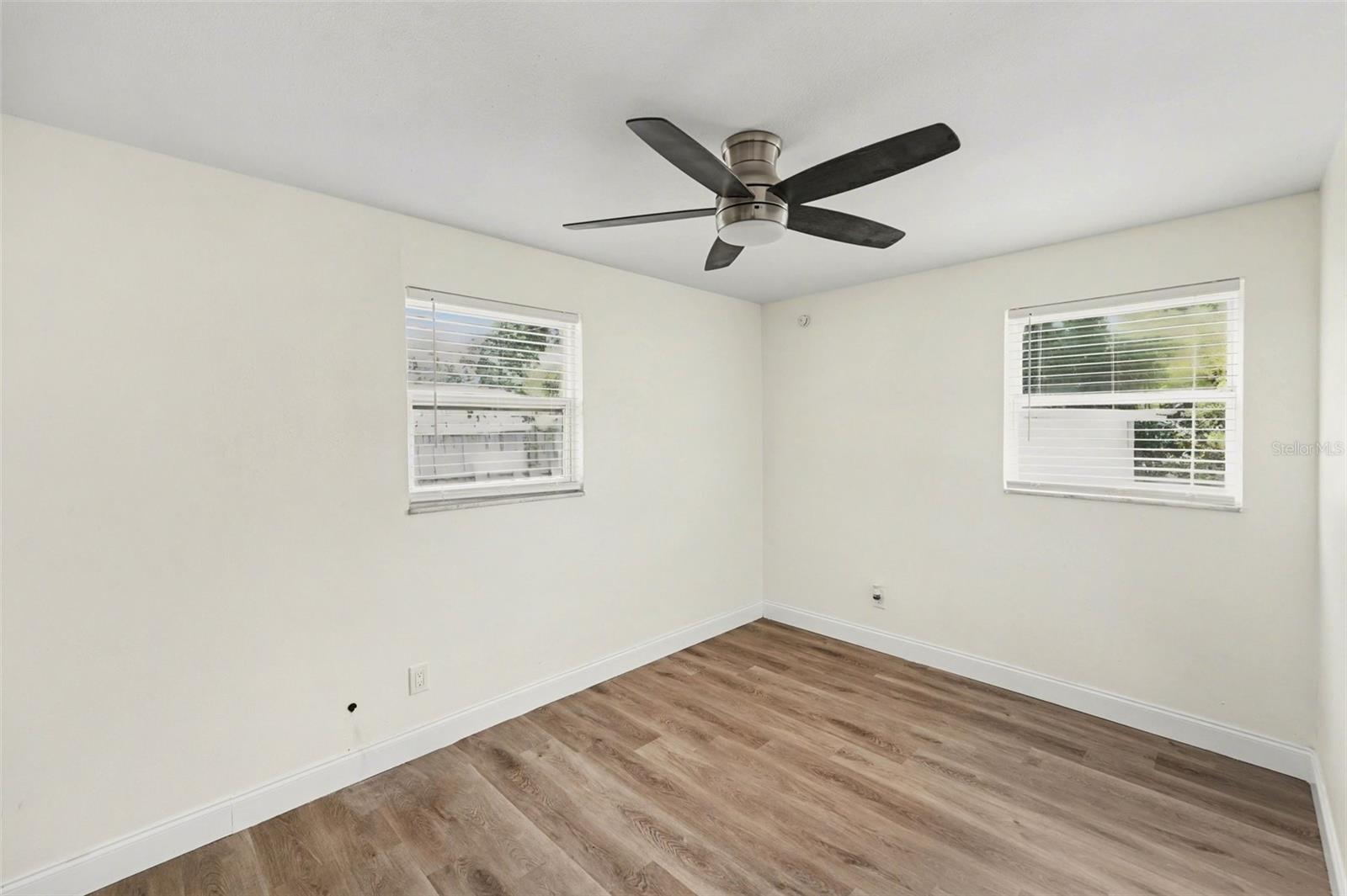 Image 11 of 25 For 9346 89th Ave