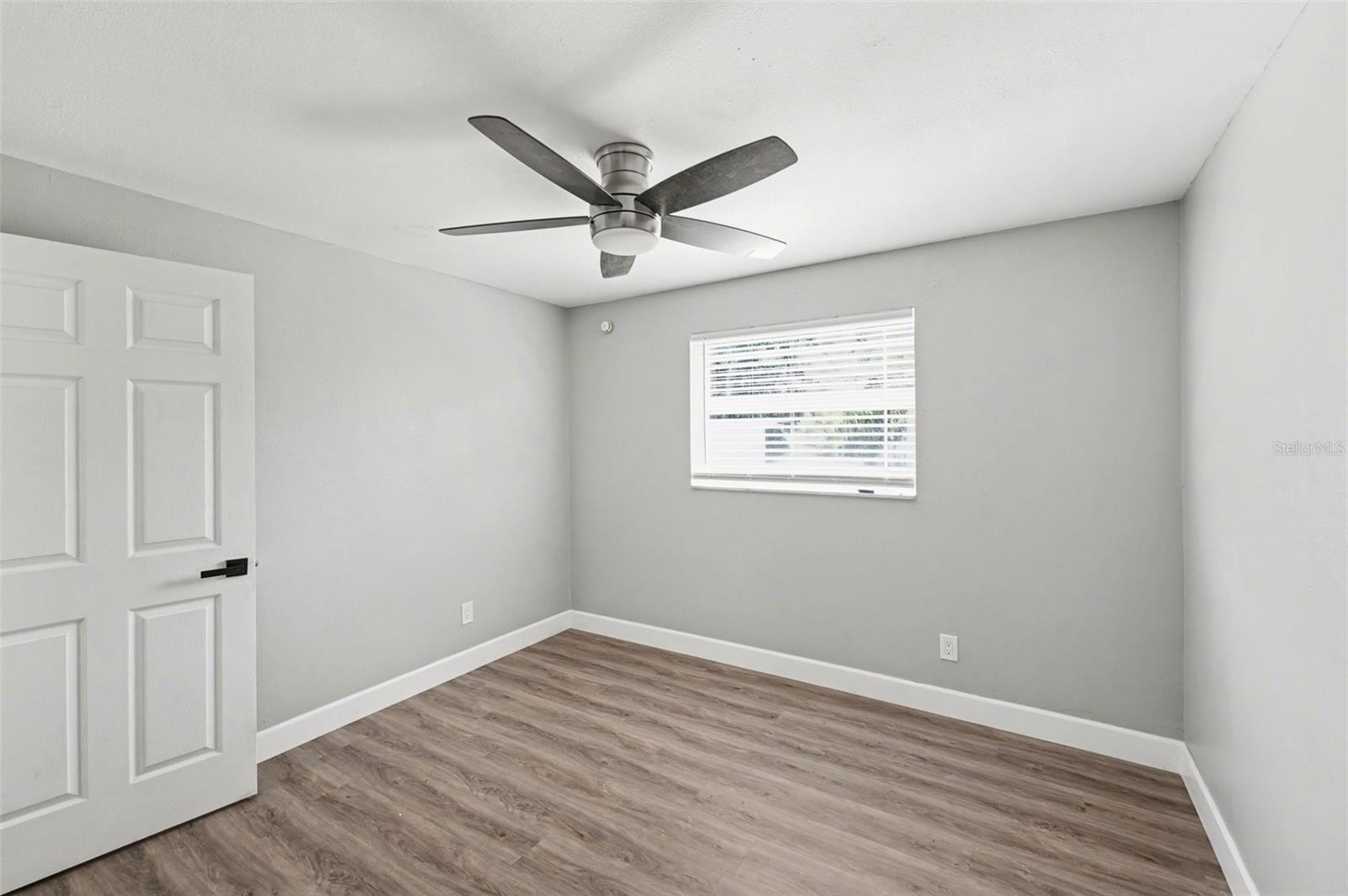 Image 14 of 25 For 9346 89th Ave