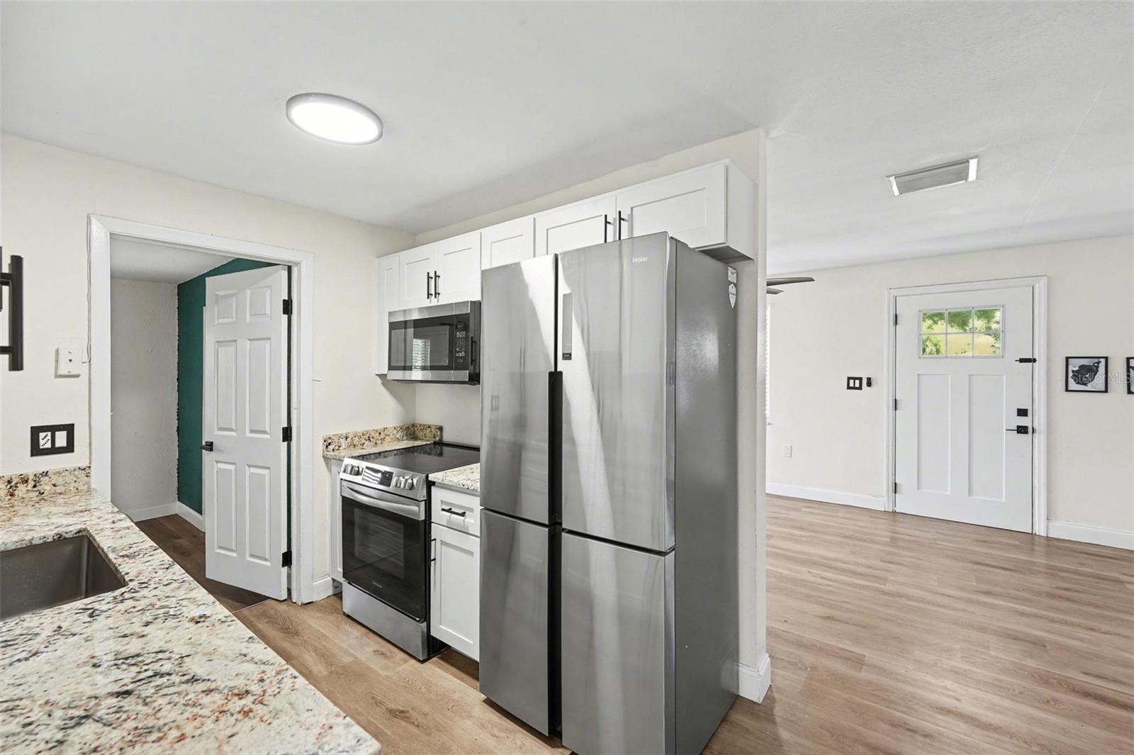 Image 5 of 25 For 9346 89th Ave