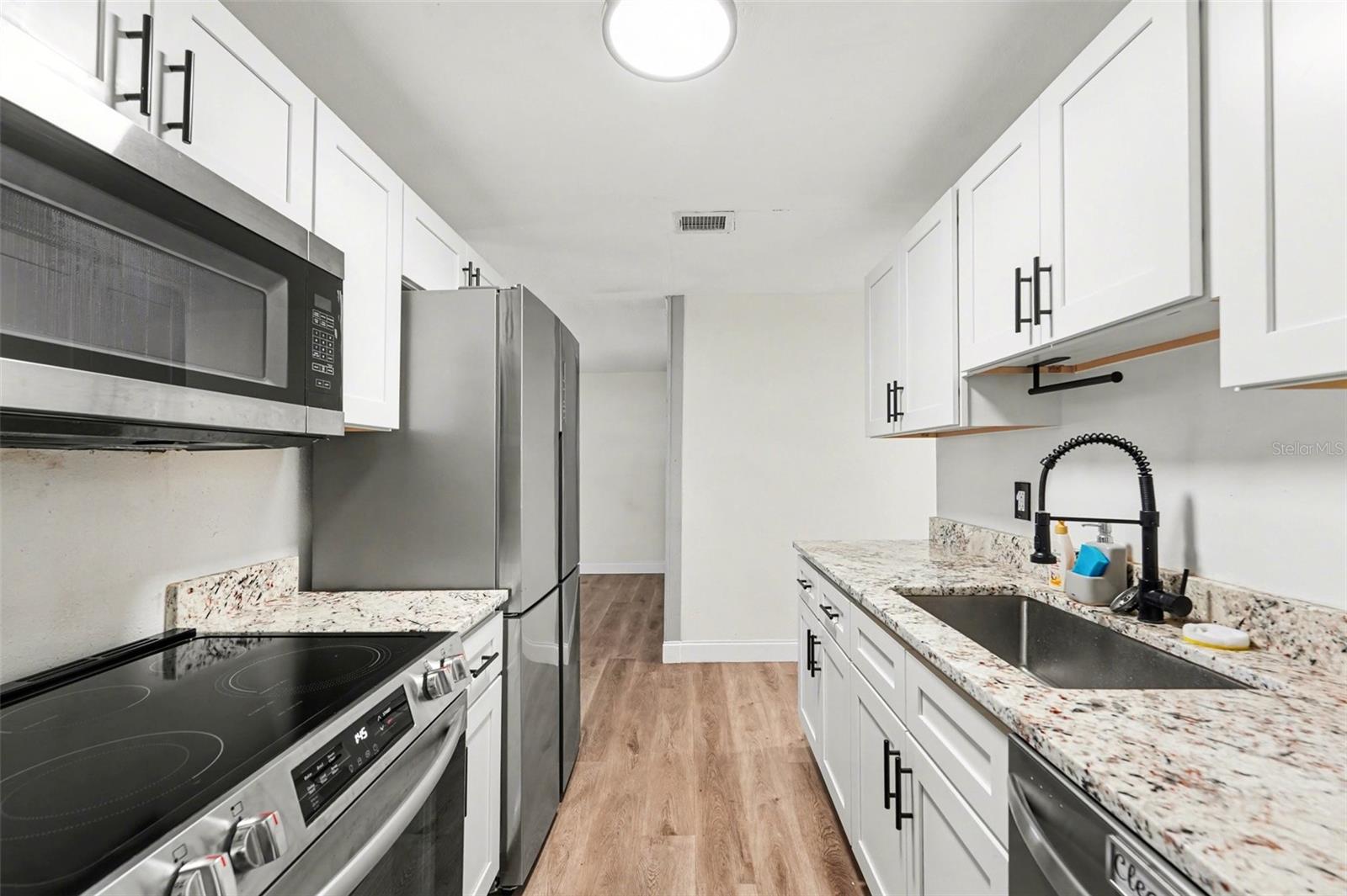 Image 6 of 25 For 9346 89th Ave