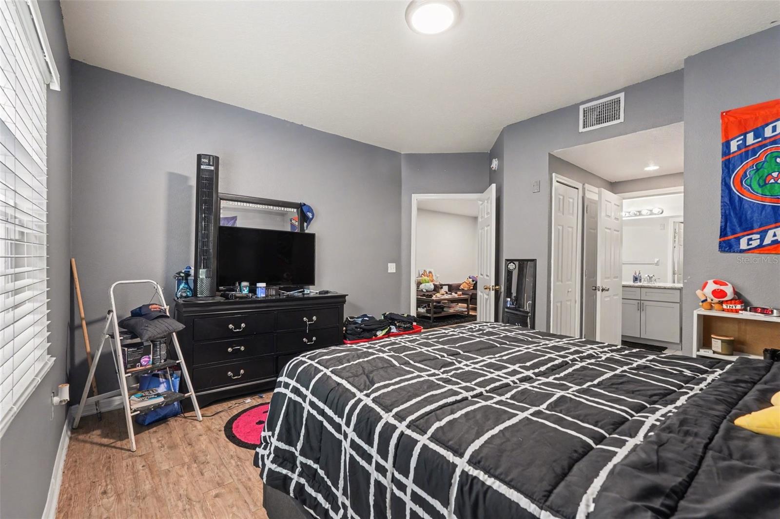 Image 15 of 26 For 9517 Amberdale Court 102