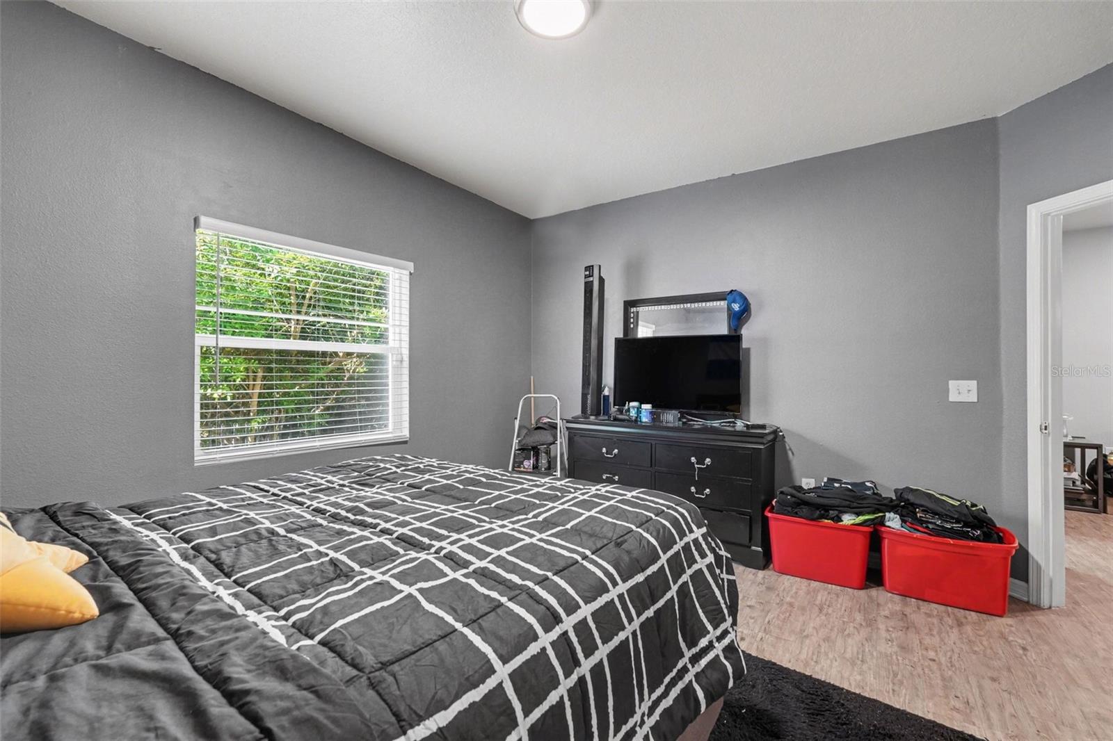 Image 16 of 26 For 9517 Amberdale Court 102