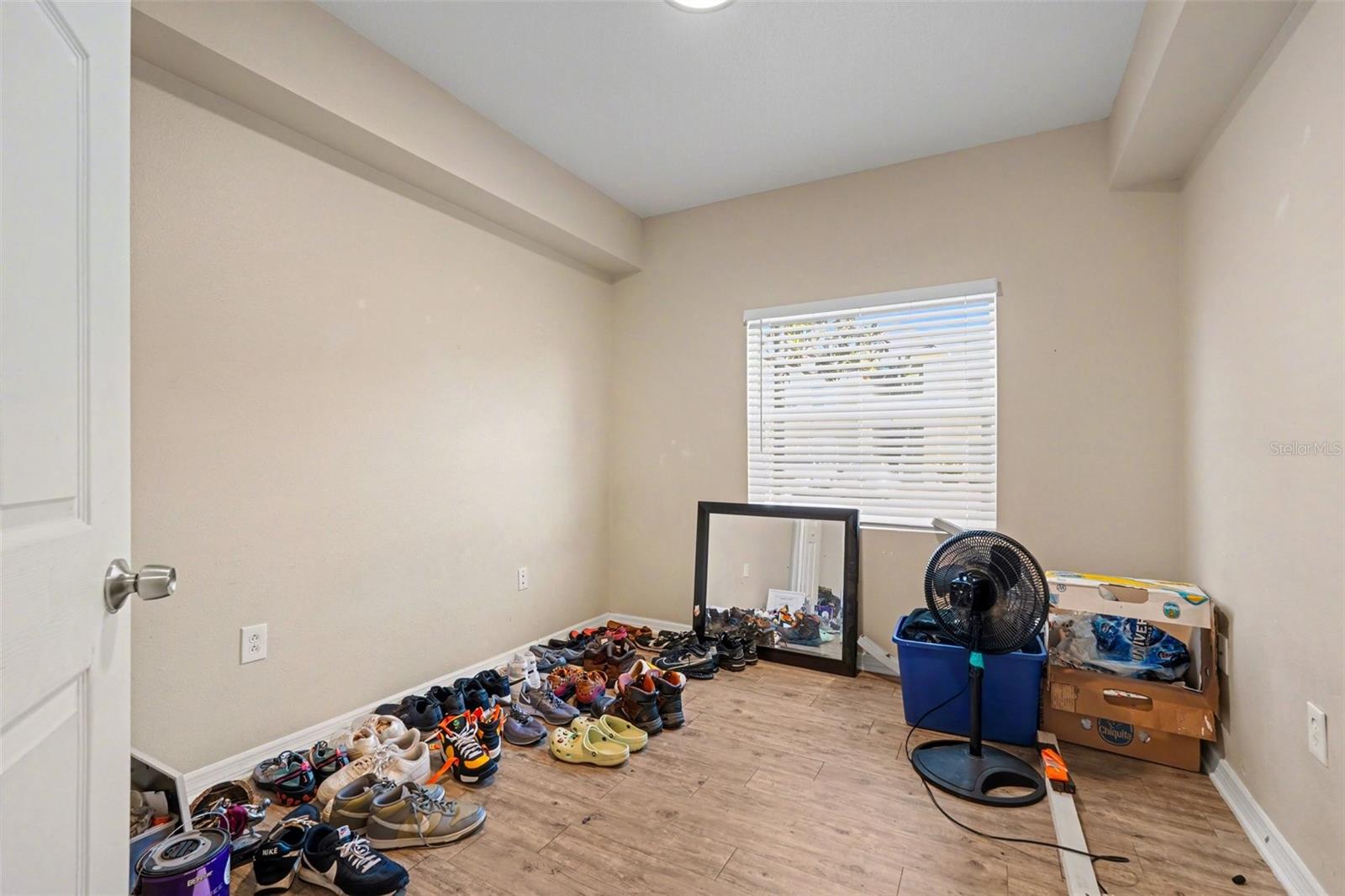 Image 17 of 26 For 9517 Amberdale Court 102