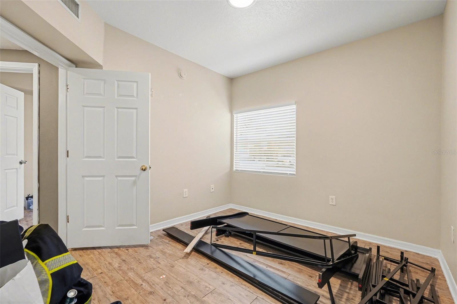 Image 20 of 26 For 9517 Amberdale Court 102