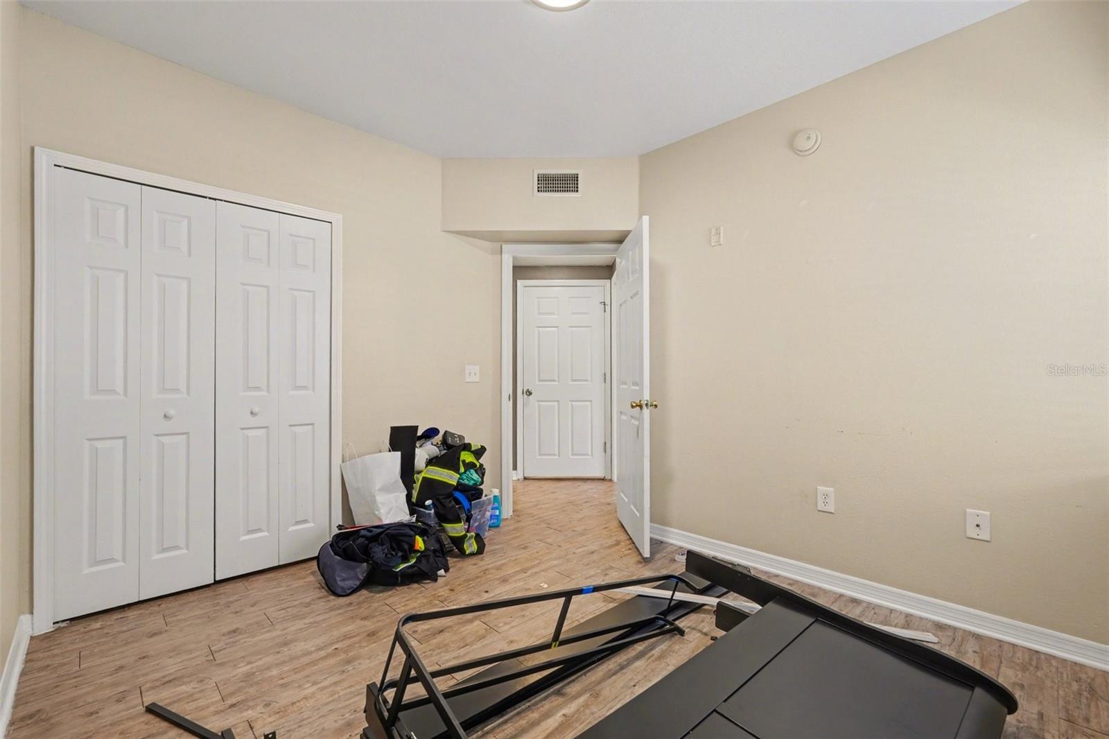 Image 21 of 26 For 9517 Amberdale Court 102