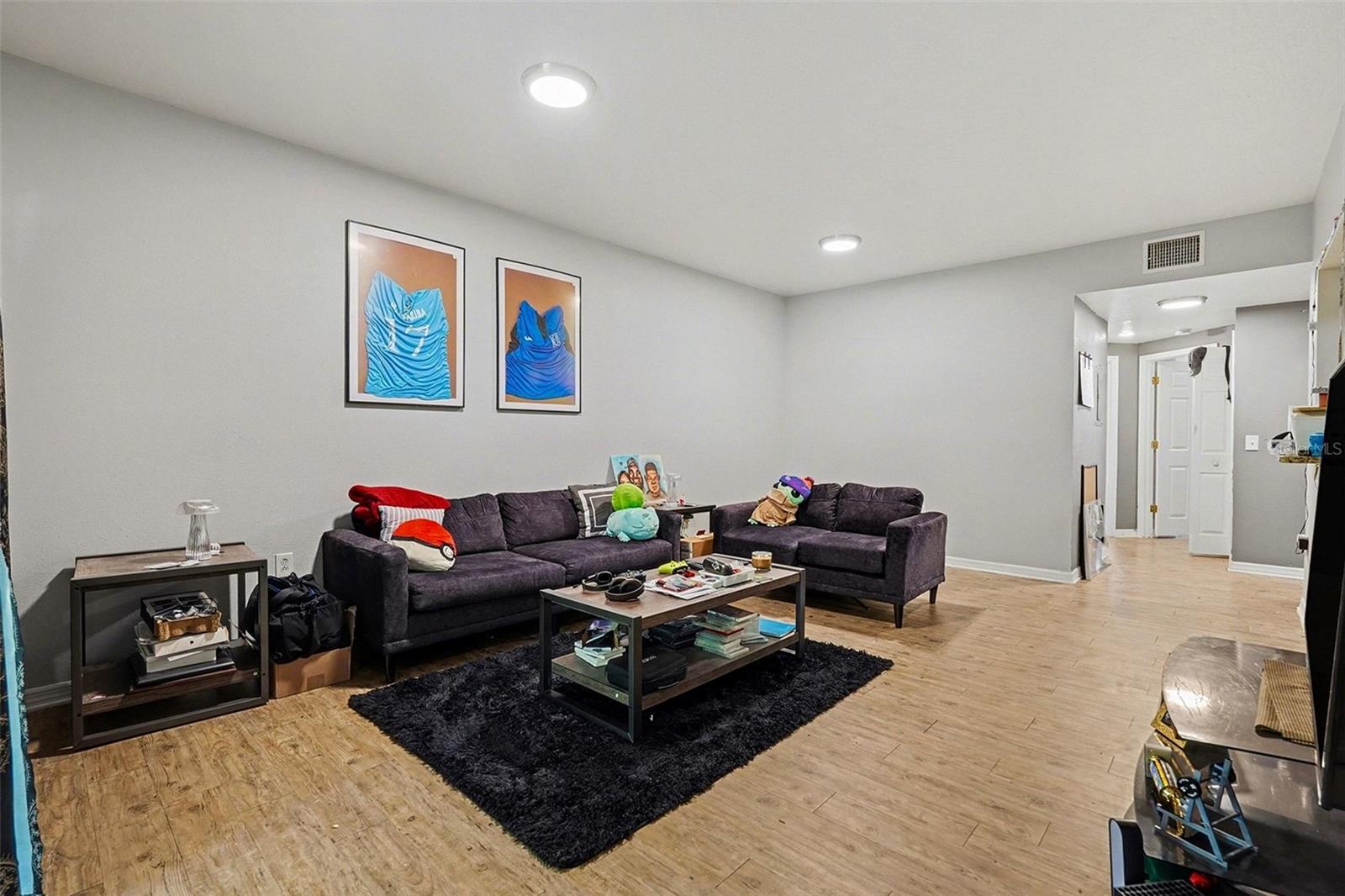 Image 5 of 26 For 9517 Amberdale Court 102