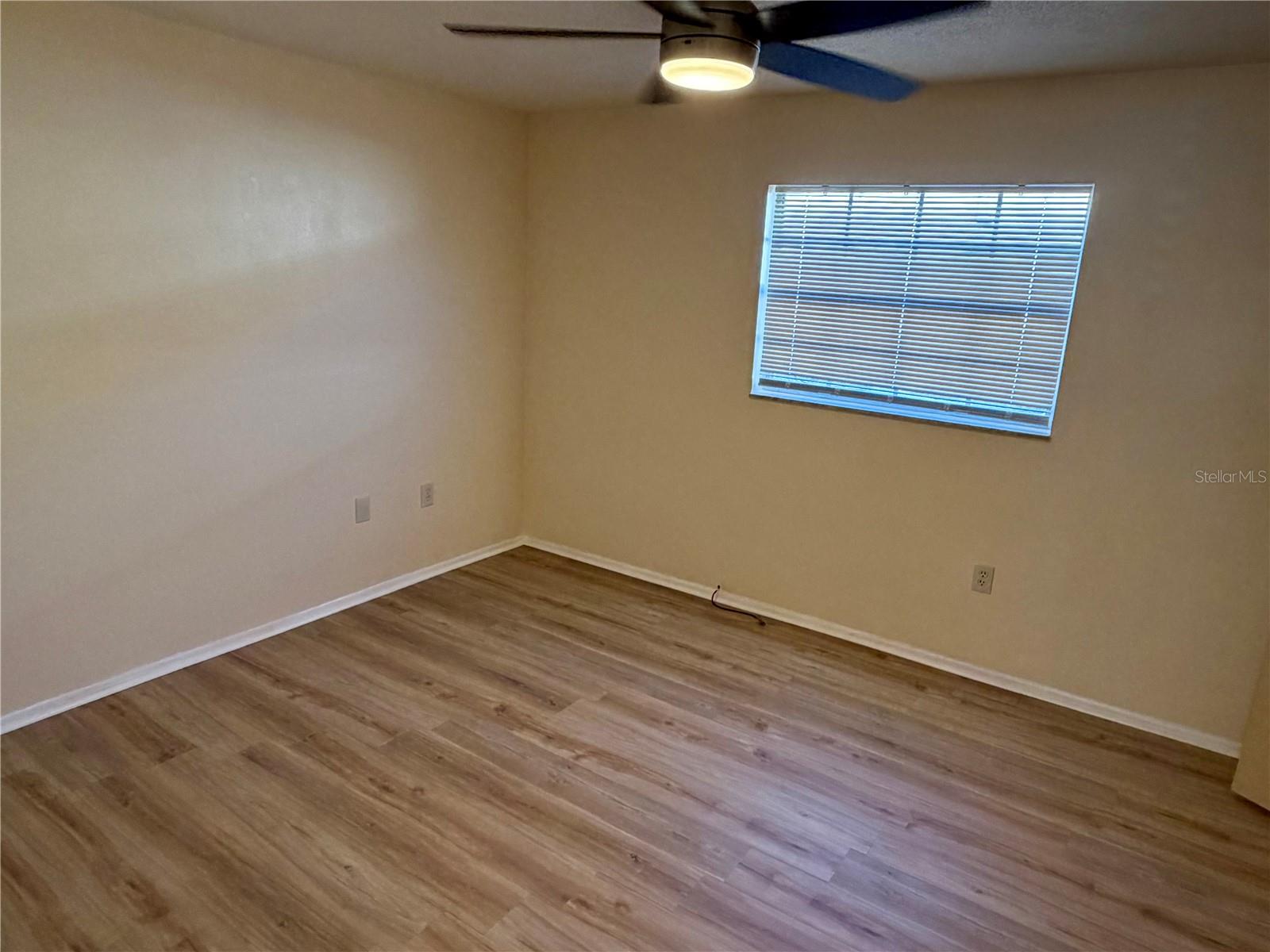 Image 16 of 19 For 1320 Moreland Drive 12