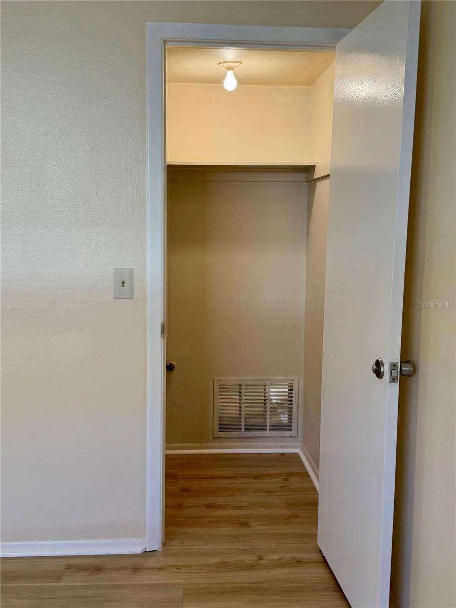 Image 17 of 19 For 1320 Moreland Drive 12