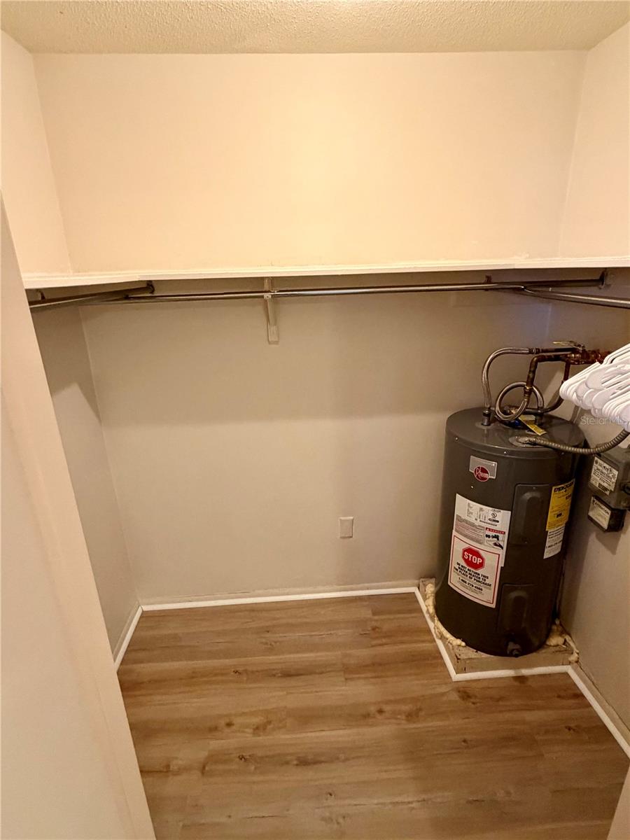 Image 18 of 19 For 1320 Moreland Drive 12