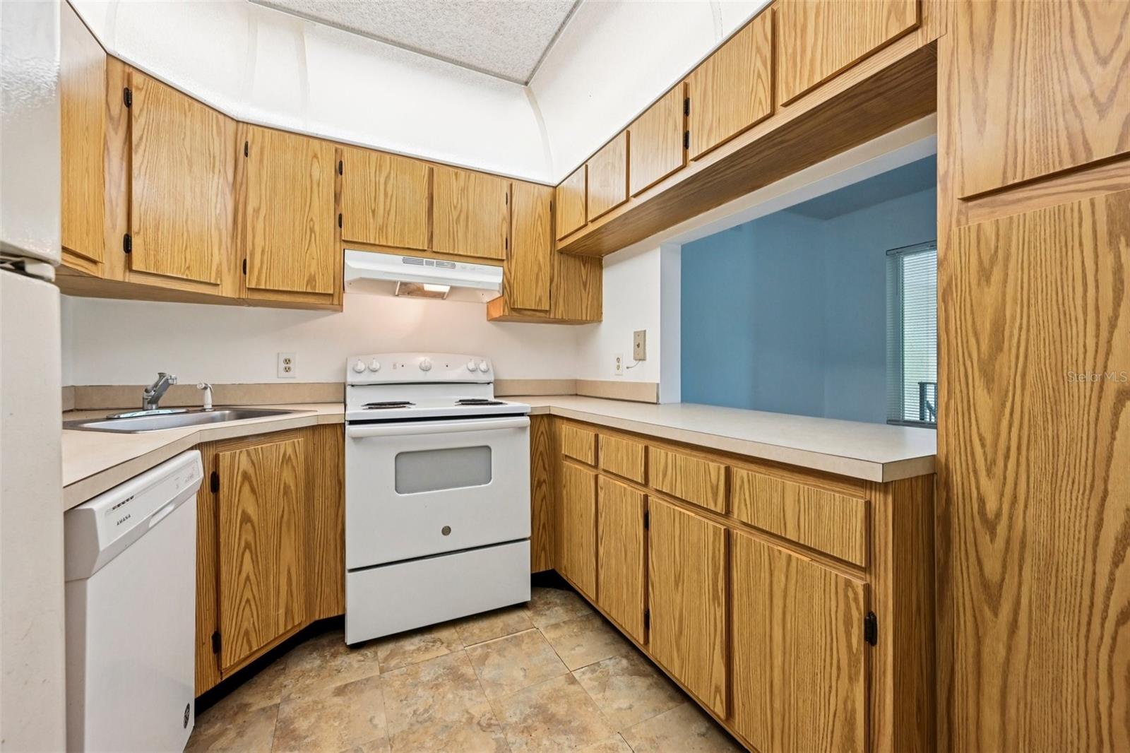 Image 11 of 31 For 1575 Silver Pine Way F2