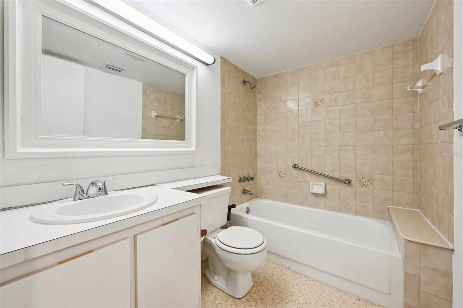 Image 16 of 31 For 1575 Silver Pine Way F2