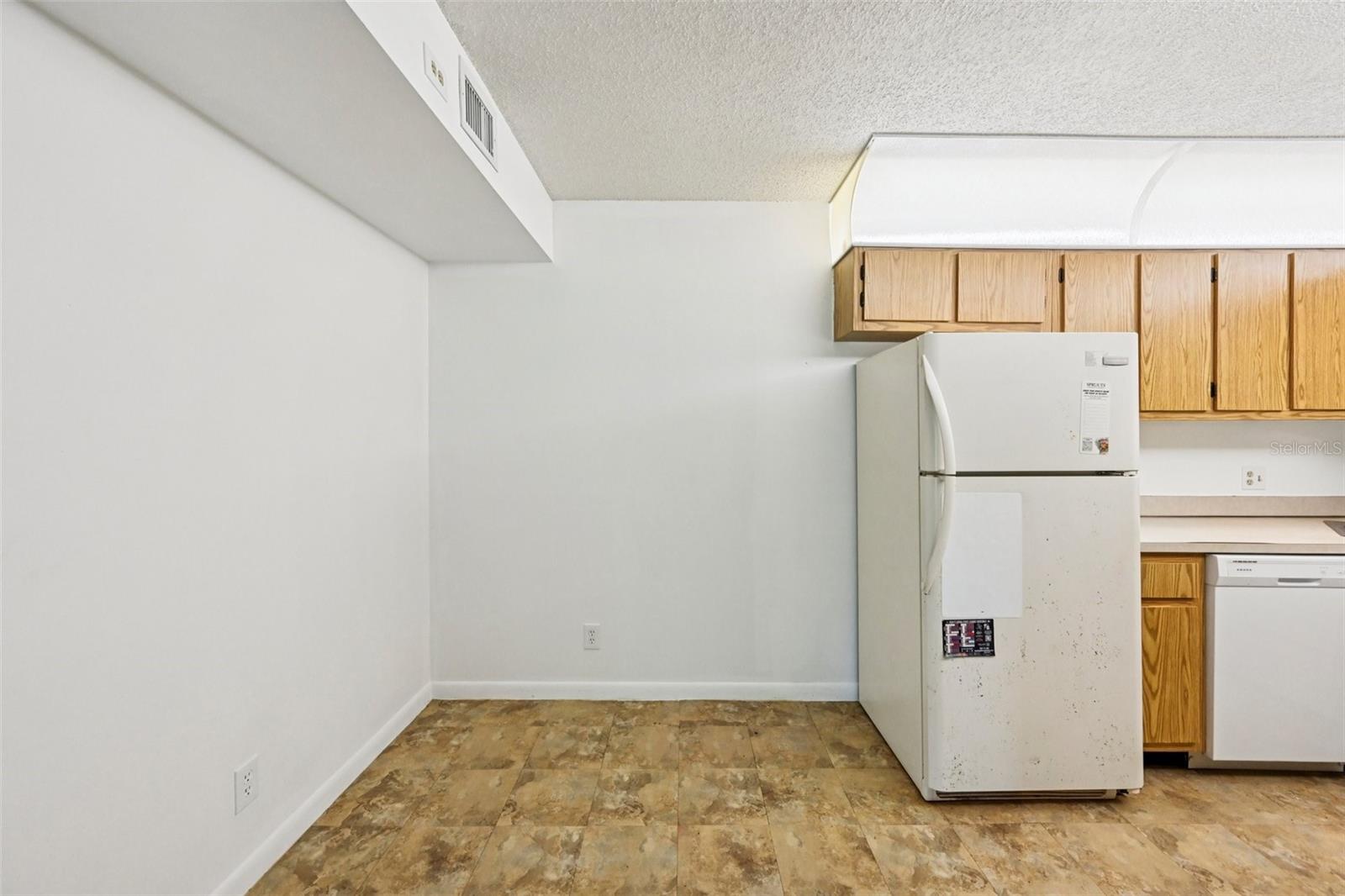 Image 8 of 31 For 1575 Silver Pine Way F2