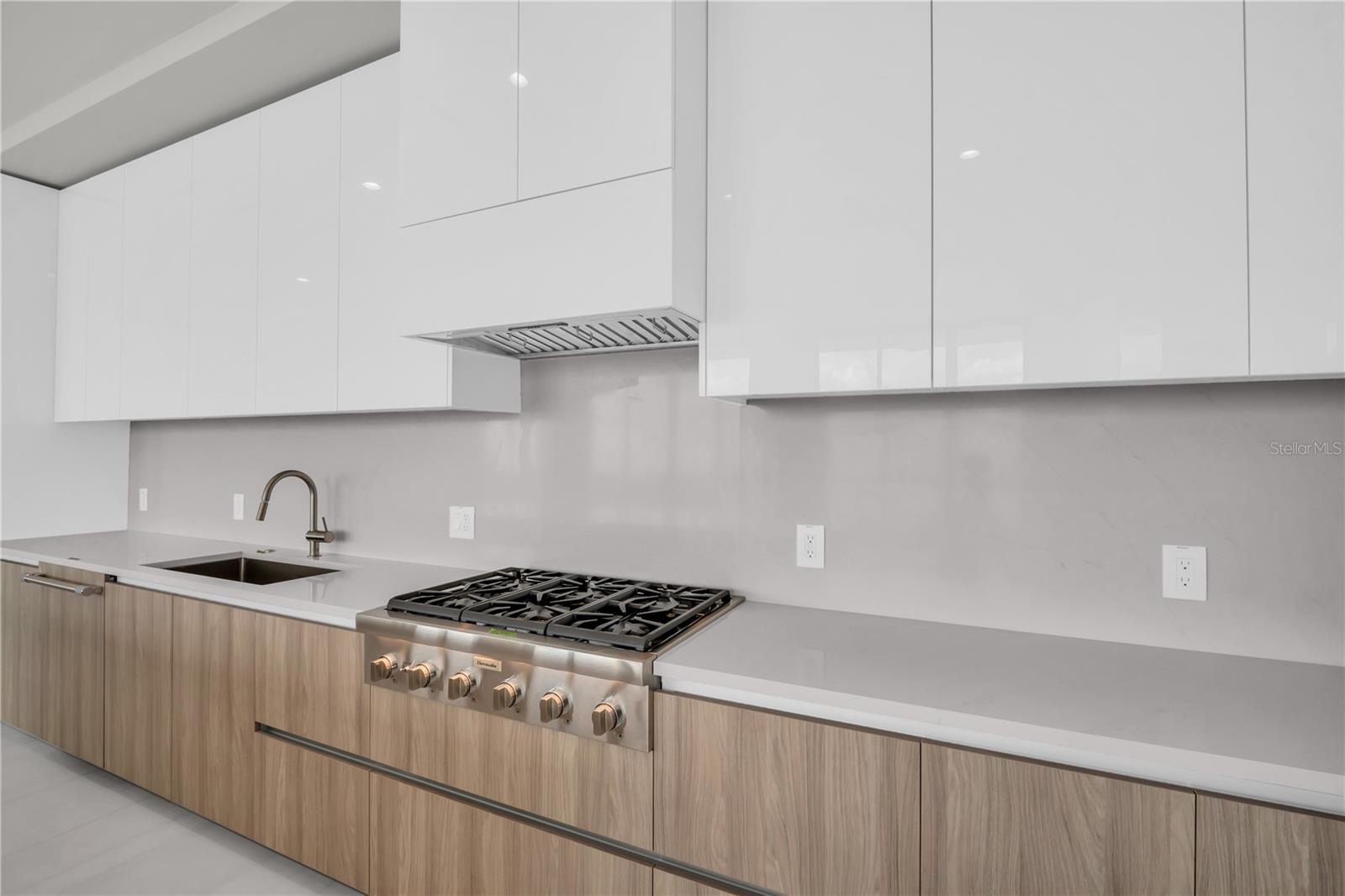 Image 12 of 39 For 400 Central Avenue 4002