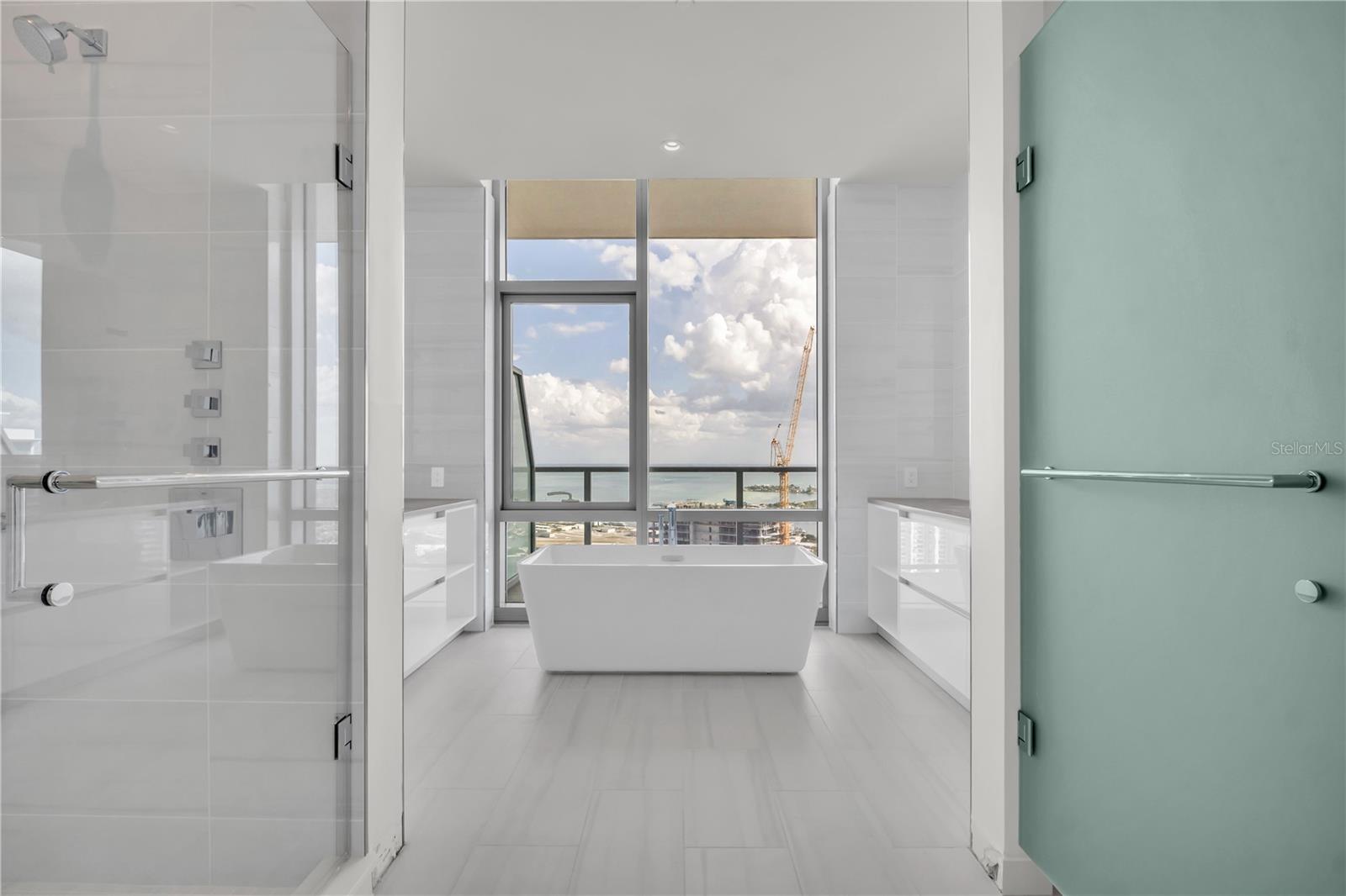 Image 17 of 39 For 400 Central Avenue 4002