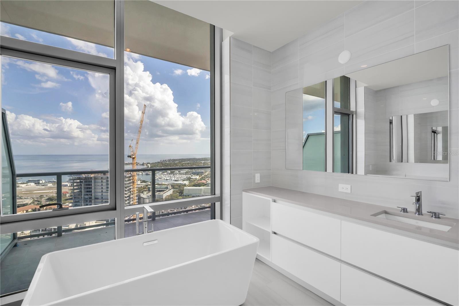 Image 18 of 39 For 400 Central Avenue 4002