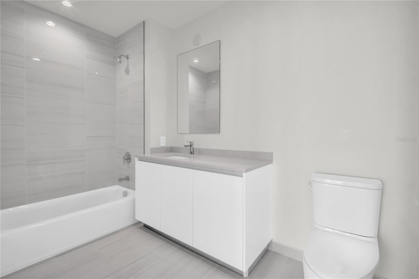 Image 22 of 39 For 400 Central Avenue 4002