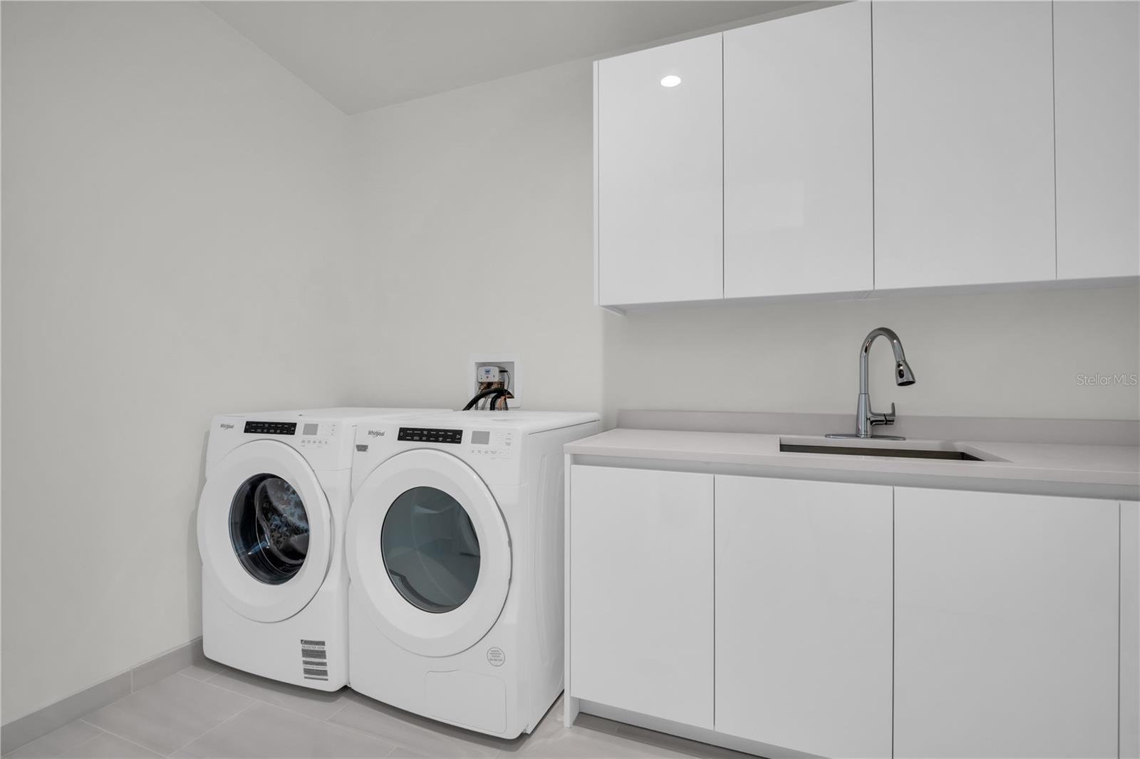 Image 25 of 39 For 400 Central Avenue 4002