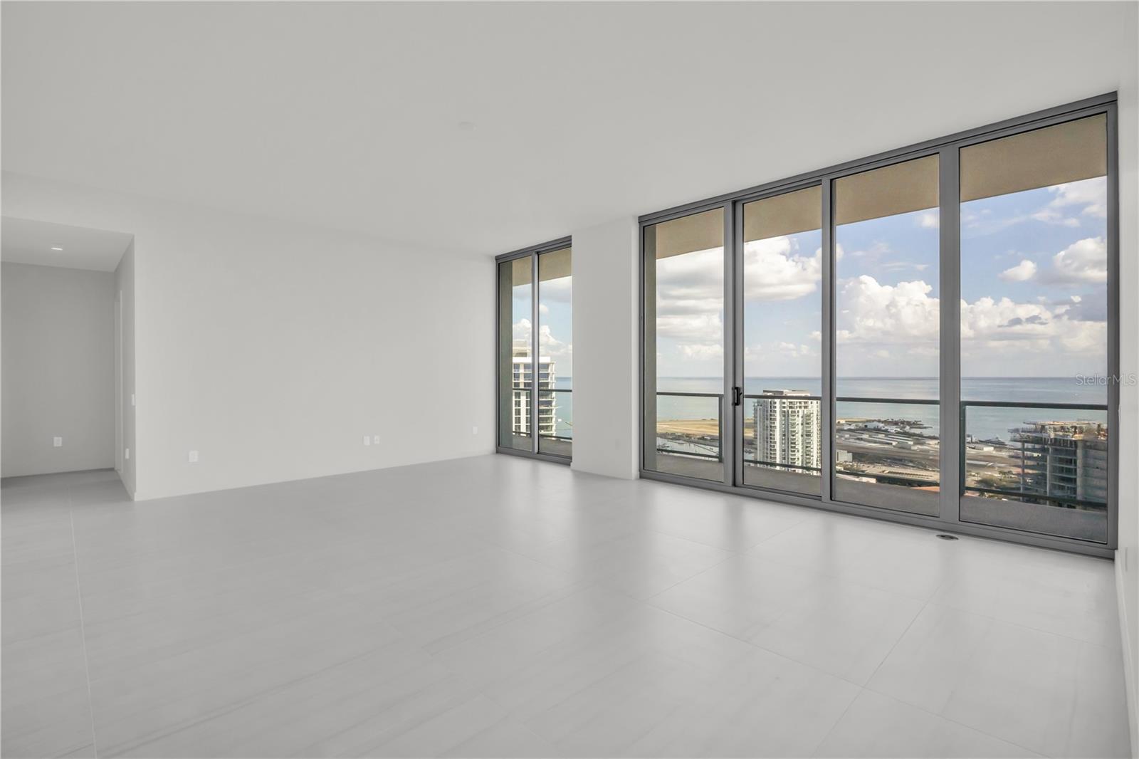 Image 5 of 39 For 400 Central Avenue 4002