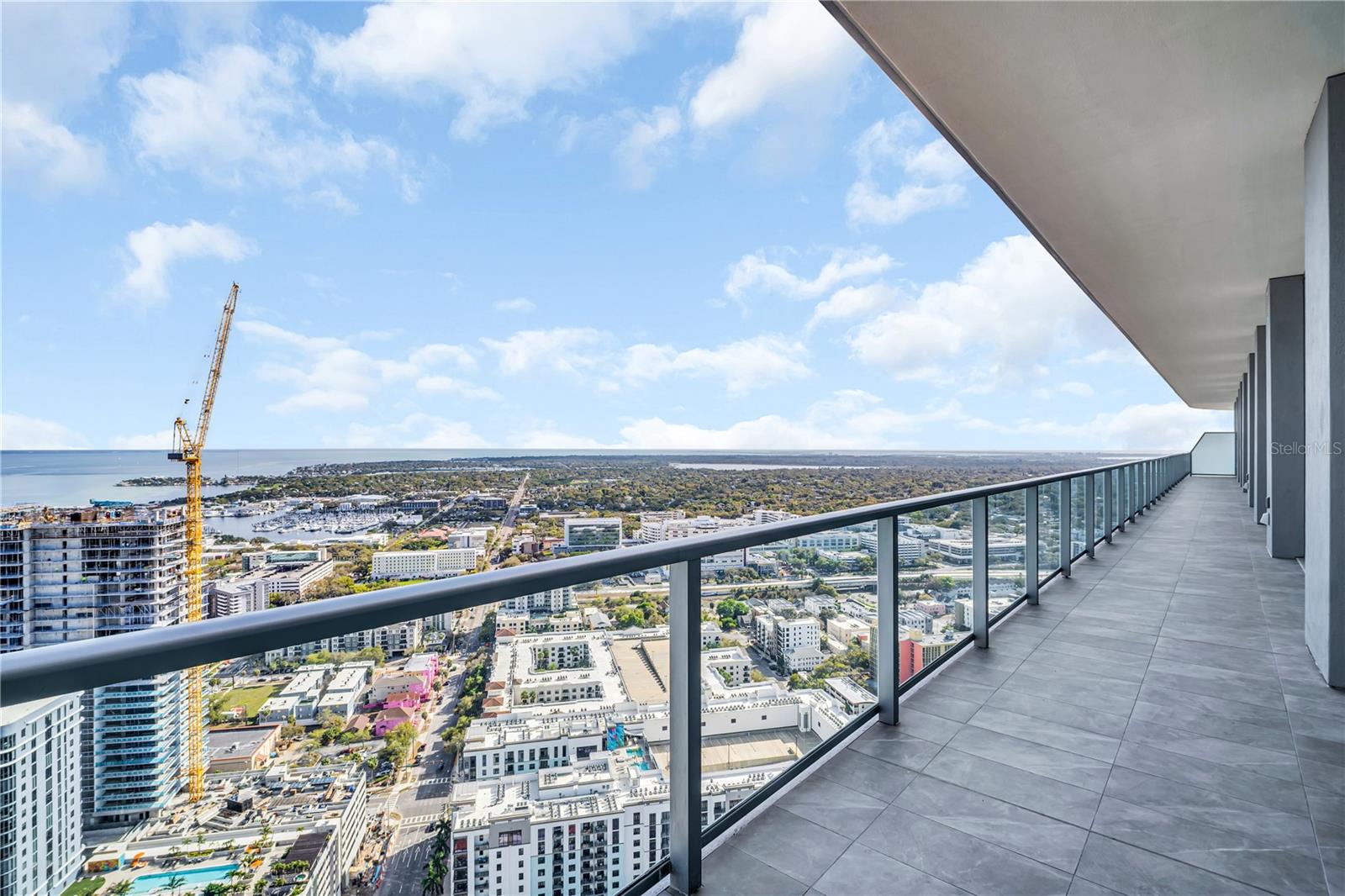 Image 6 of 39 For 400 Central Avenue 4002