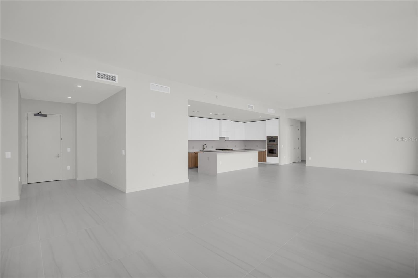 Image 7 of 39 For 400 Central Avenue 4002