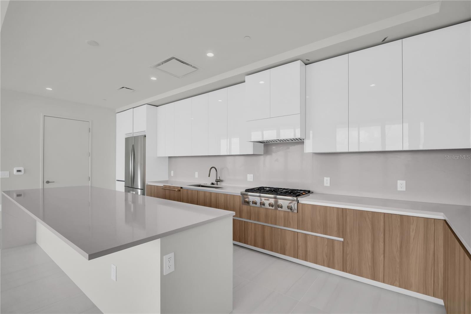 Image 9 of 39 For 400 Central Avenue 4002