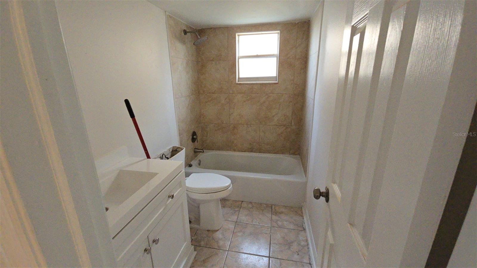 Image 5 of 14 For 4849 Onyx Lane 101