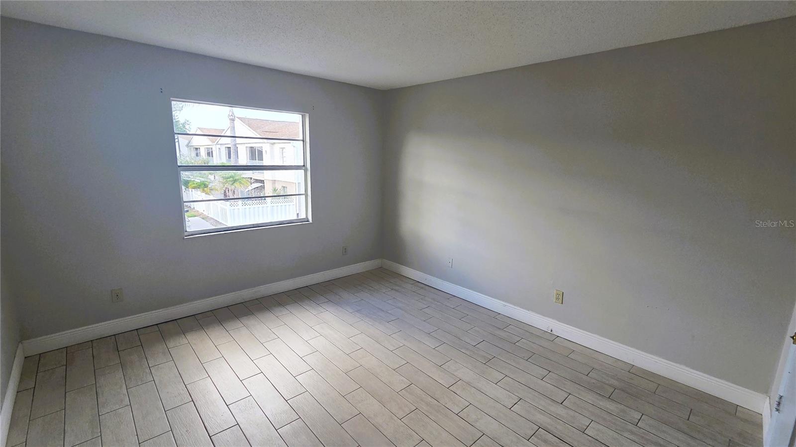 Image 11 of 12 For 7210 Manhattan Avenue 1021