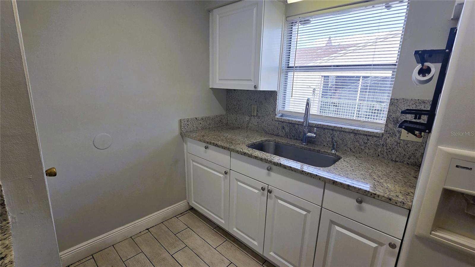 Image 5 of 12 For 7210 Manhattan Avenue 1021