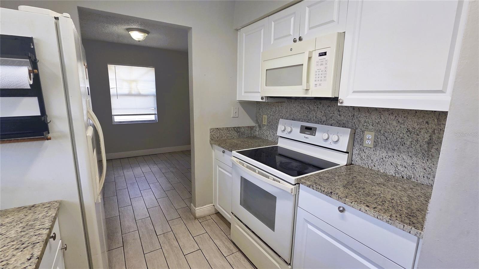 Image 6 of 12 For 7210 Manhattan Avenue 1021