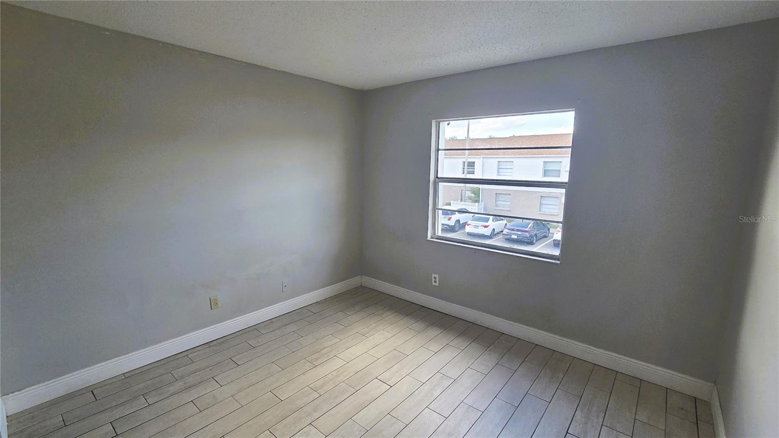 Image 9 of 12 For 7210 Manhattan Avenue 1021