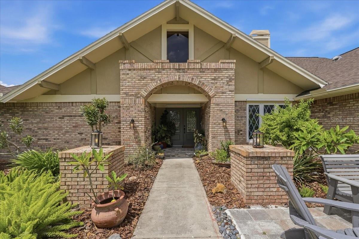 Image 11 of 69 For 325 Sheffield Circle W