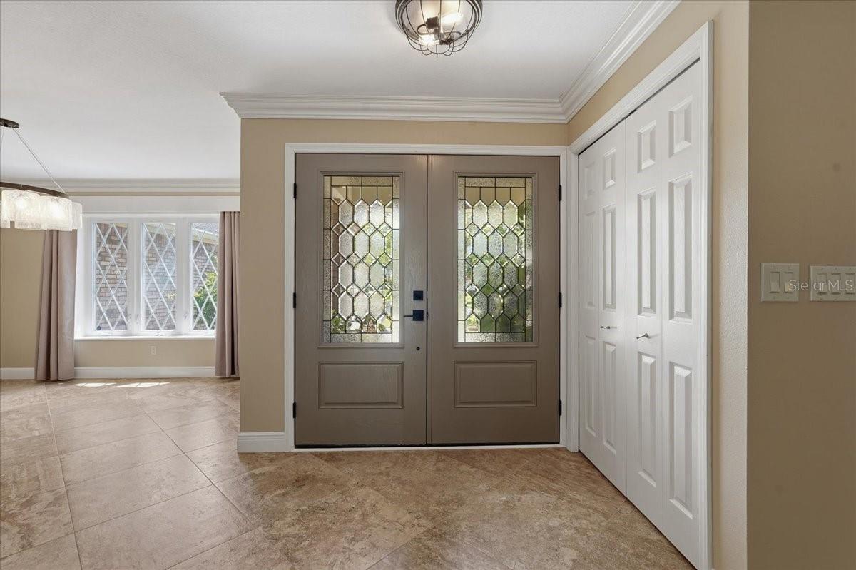 Image 14 of 69 For 325 Sheffield Circle W