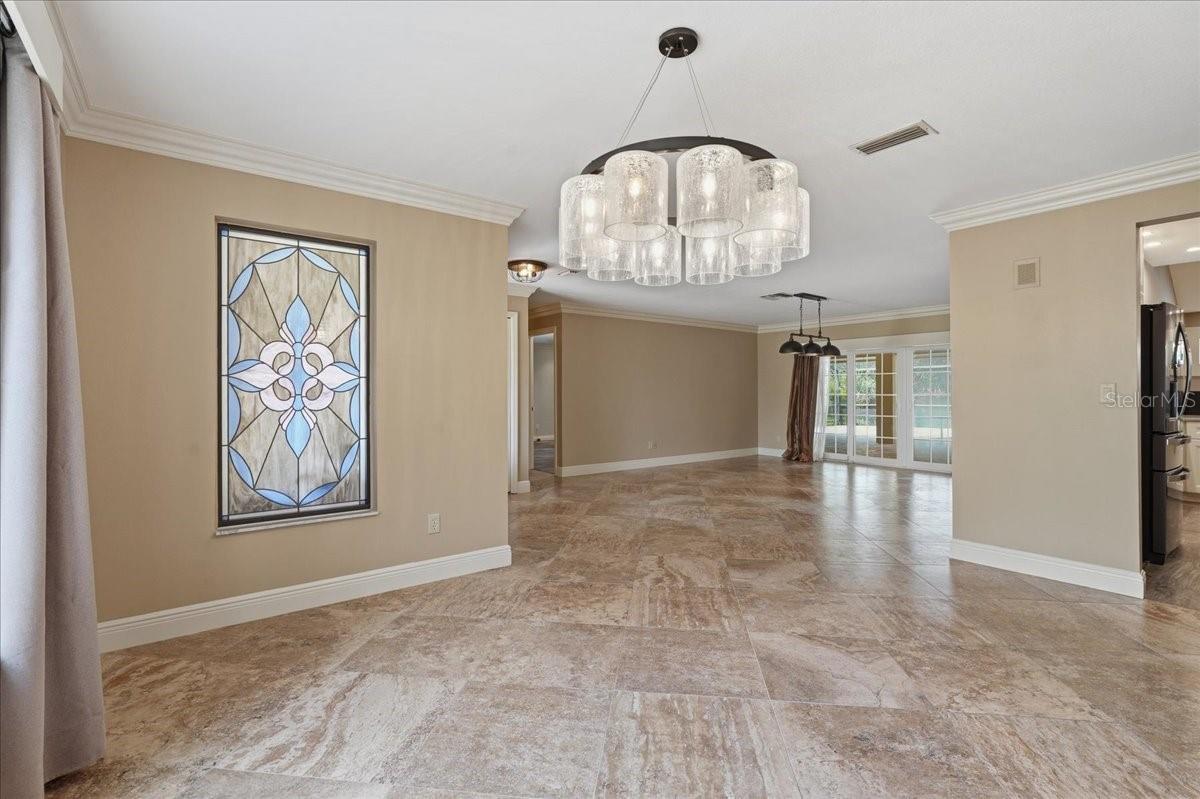 Image 18 of 69 For 325 Sheffield Circle W