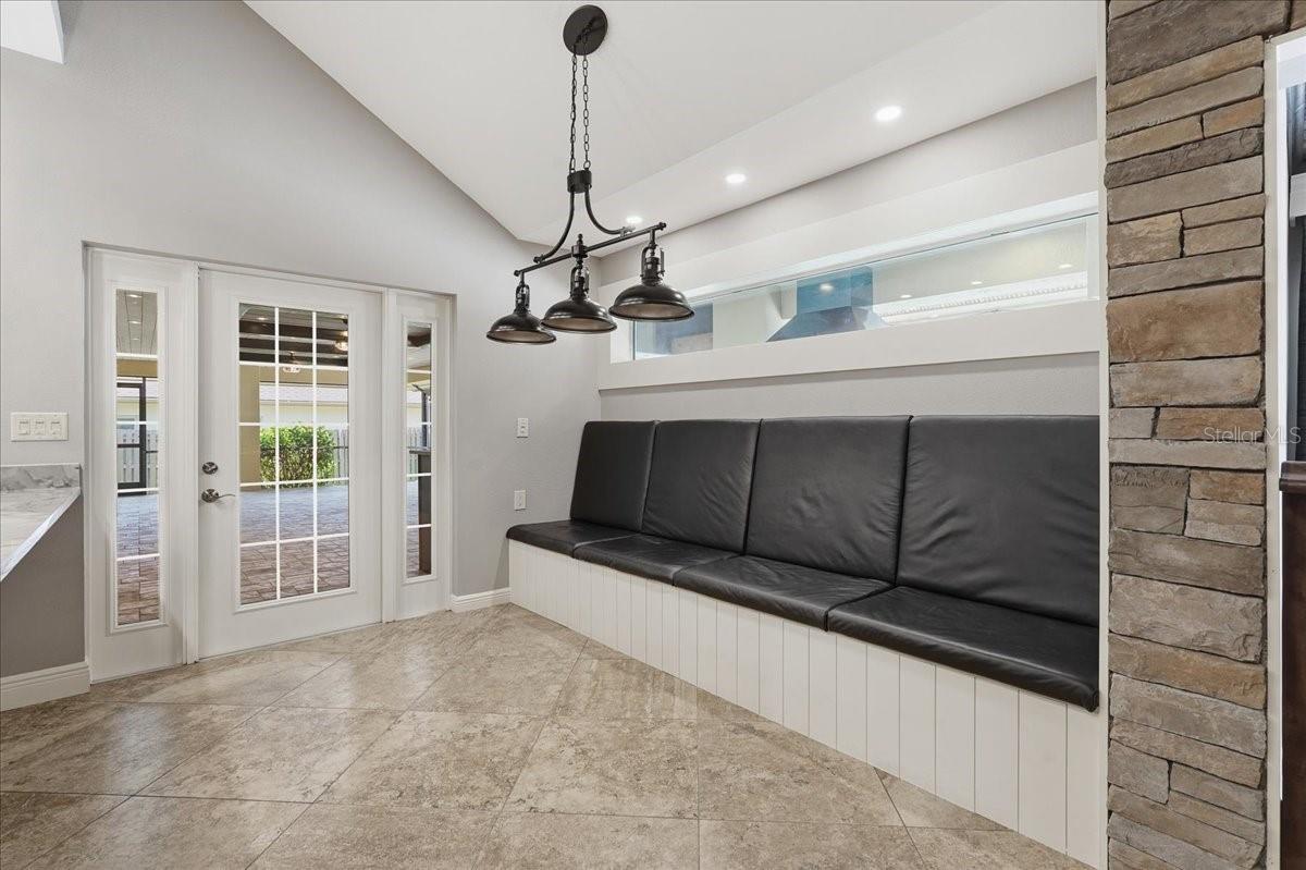 Image 23 of 69 For 325 Sheffield Circle W