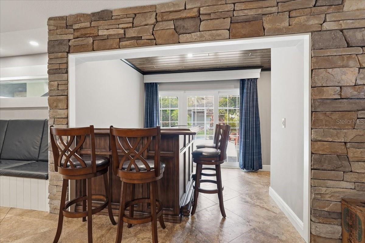 Image 25 of 69 For 325 Sheffield Circle W