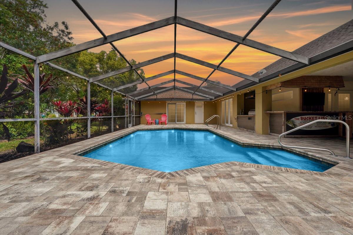 Image 3 of 69 For 325 Sheffield Circle W