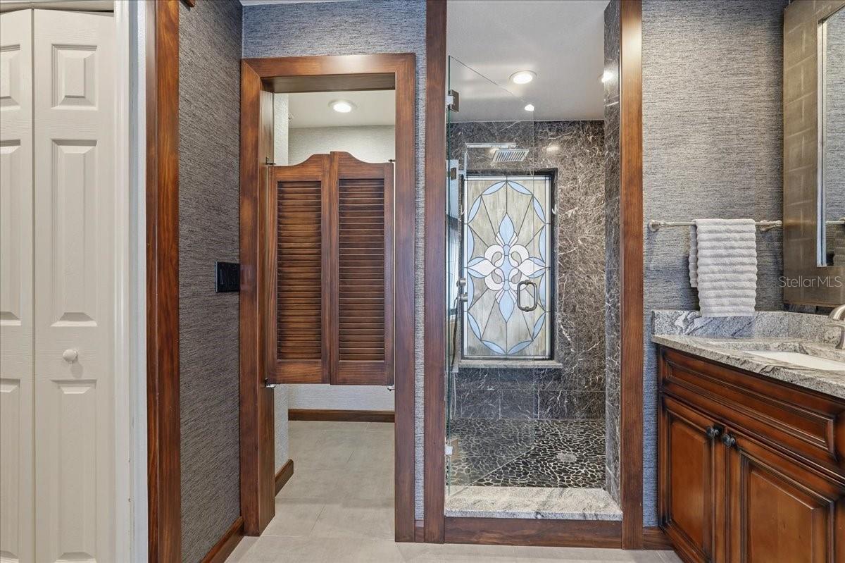 Image 35 of 69 For 325 Sheffield Circle W