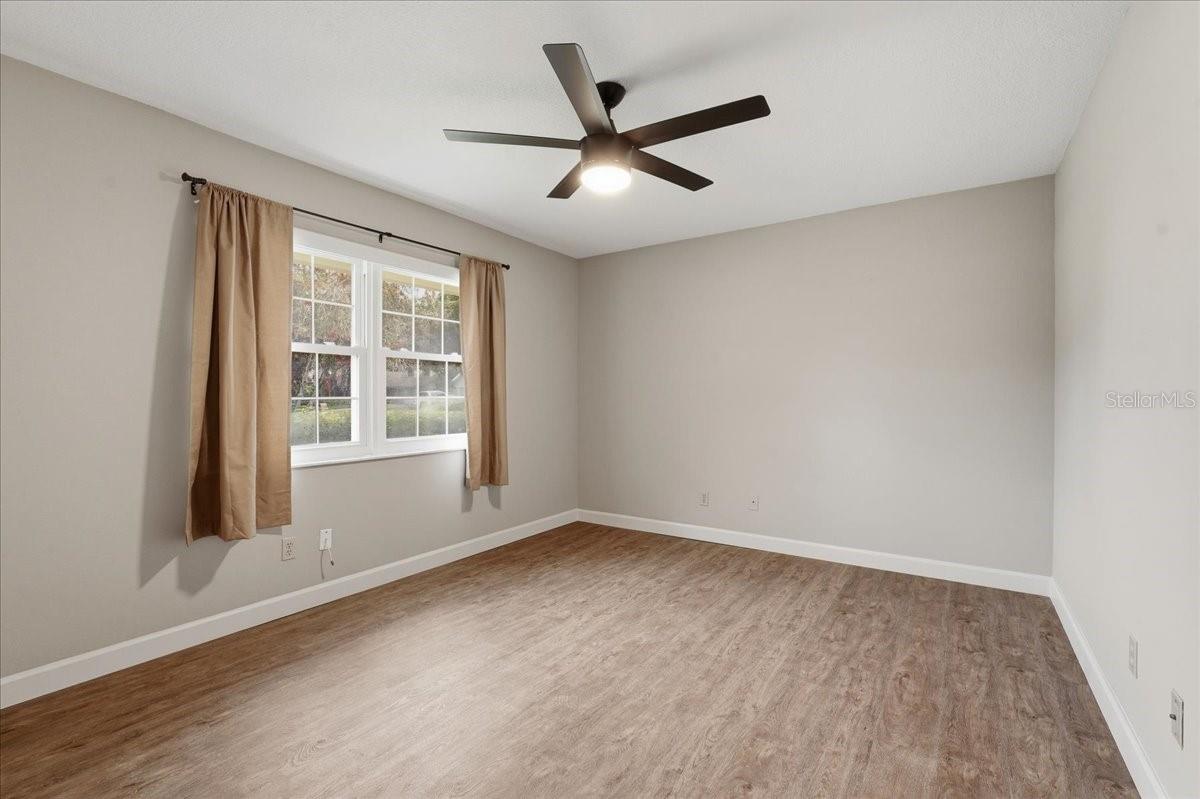 Image 41 of 69 For 325 Sheffield Circle W